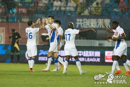 战报张镇麟37分 赵继伟12+9+12 罗汉琛19+5 辽宁加时胜上海CBA常规赛，上海主场迎战辽宁。